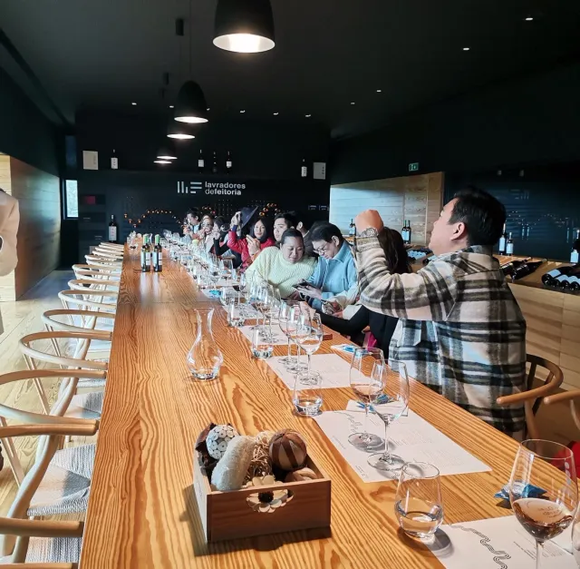 Lavradores de Feitoria Identidade omvisning vinsmaking 3 viner gave