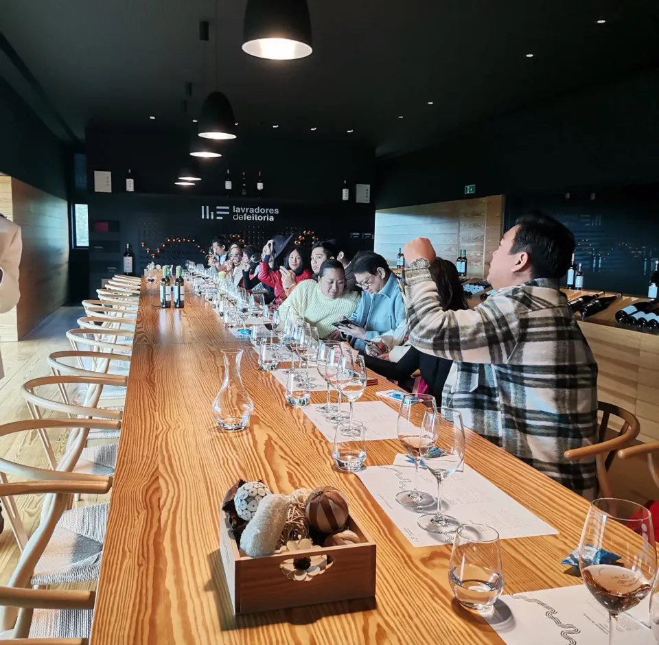 Lavradores de Feitoria Identidade omvisning vinsmaking 3 viner gave